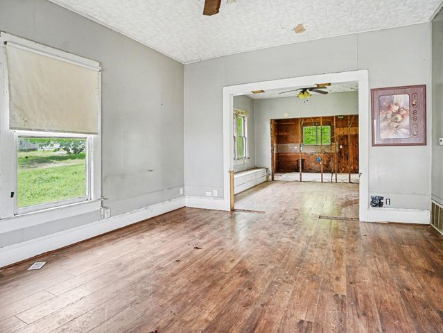 108 E Tyler Street, Ennis, TX 75119