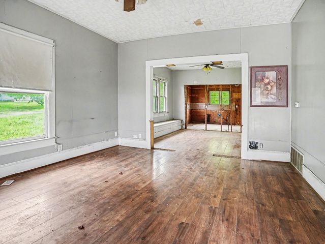 108 E Tyler Street, Ennis, TX 75119