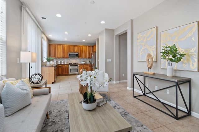 8980 Acorn Way, Gilroy, CA 95020