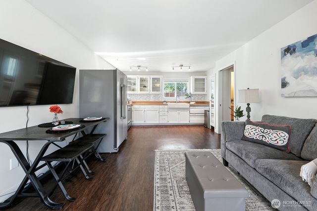 805 36th Street, Anacortes, WA 98221