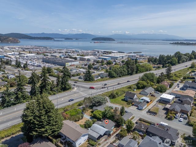 805 36th Street, Anacortes, WA 98221