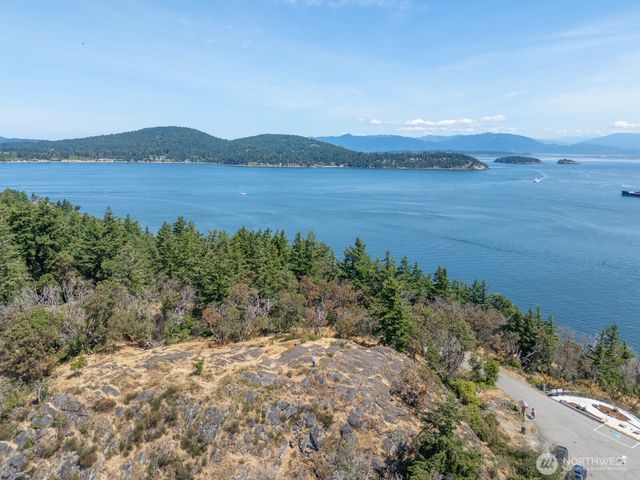 805 36th Street, Anacortes, WA 98221