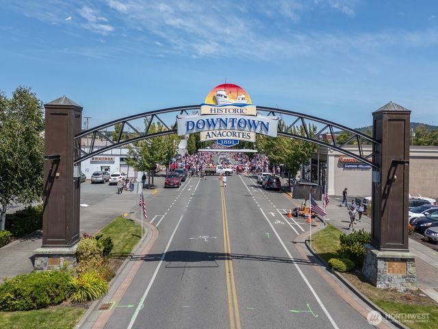 805 36th Street, Anacortes, WA 98221