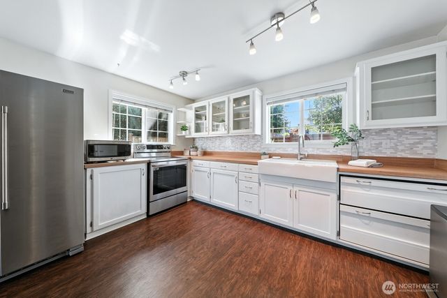 805 36th Street, Anacortes, WA 98221