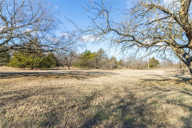 9311 Cemetery Road, Noble, OK 73068
