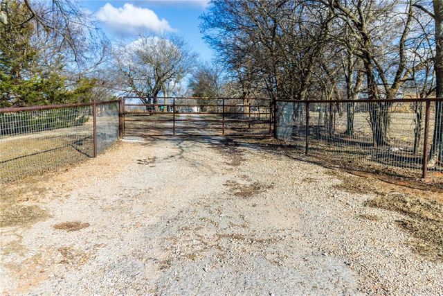9311 Cemetery Road, Noble, OK 73068