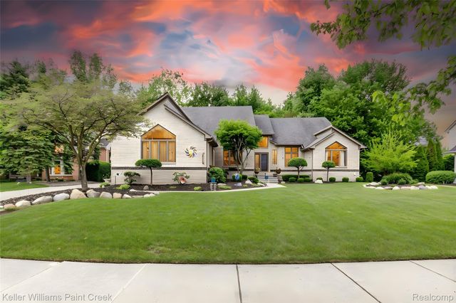 43737 Saint Julian Court, Sterling Heights, MI 48314