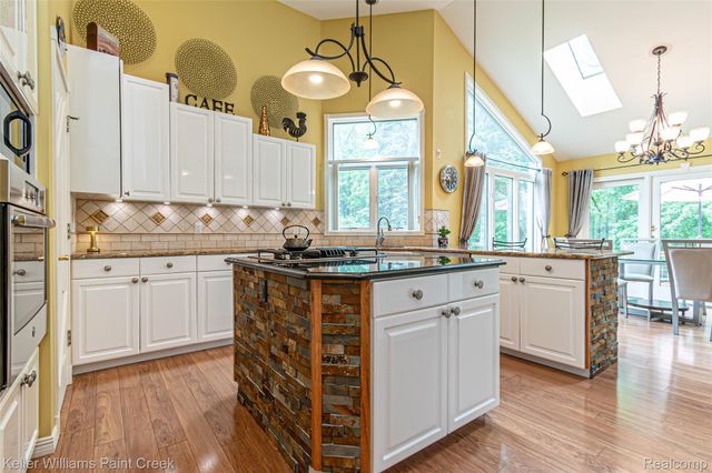 43737 Saint Julian Court, Sterling Heights, MI 48314