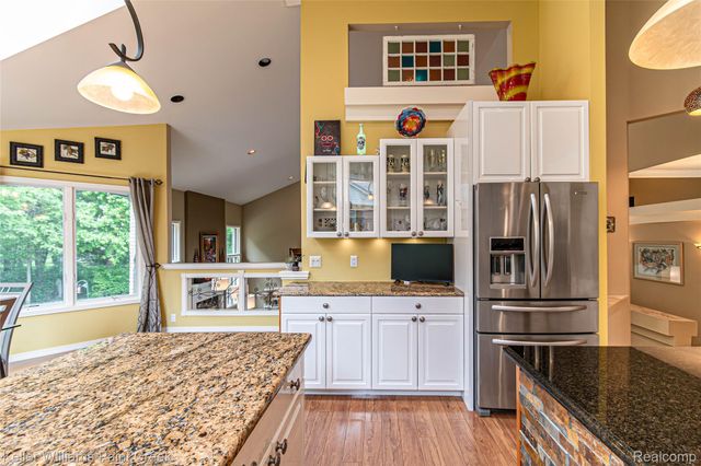 43737 Saint Julian Court, Sterling Heights, MI 48314