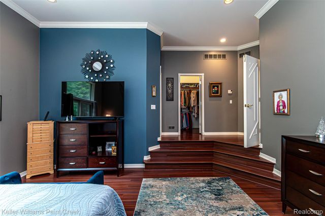 43737 Saint Julian Court, Sterling Heights, MI 48314