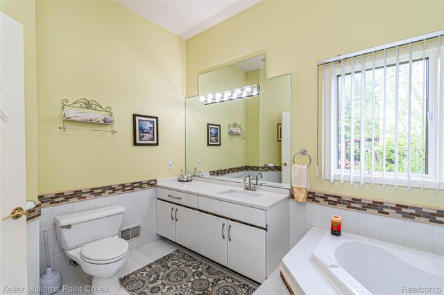 43737 Saint Julian Court, Sterling Heights, MI 48314