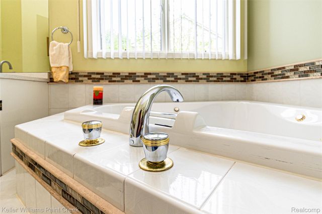 43737 Saint Julian Court, Sterling Heights, MI 48314