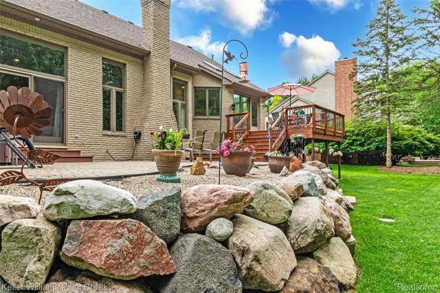 43737 Saint Julian Court, Sterling Heights, MI 48314