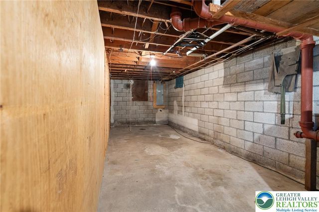 439 Center Street, Nazareth Boro, PA 18064