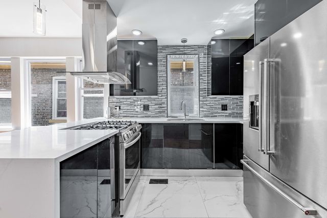 8020 S Bishop Street, Chicago, IL 60620