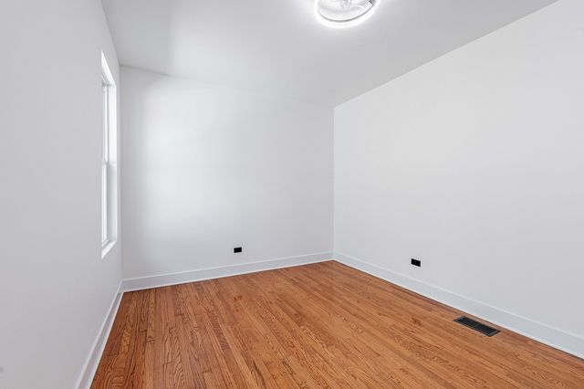 8020 S Bishop Street, Chicago, IL 60620