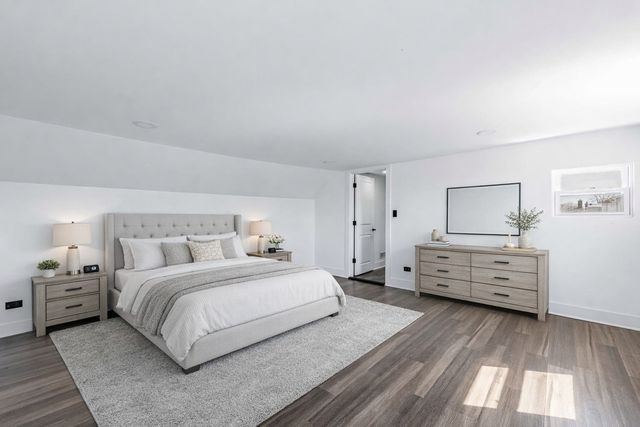 8020 S Bishop Street, Chicago, IL 60620