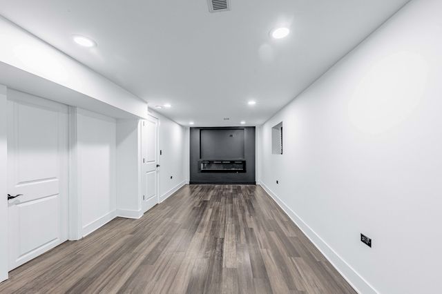 8020 S Bishop Street, Chicago, IL 60620