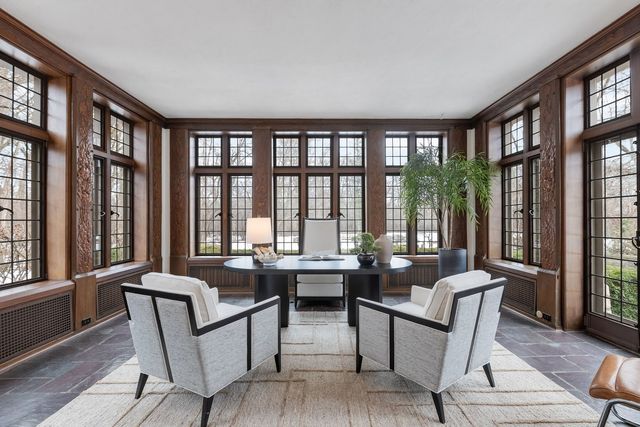 1650 Green Bay Road, Lake Bluff, IL 60044