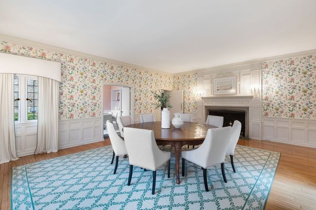 1650 Green Bay Road, Lake Bluff, IL 60044