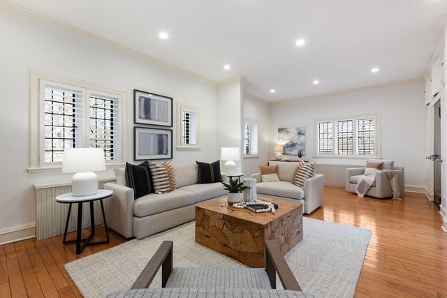 1650 Green Bay Road, Lake Bluff, IL 60044