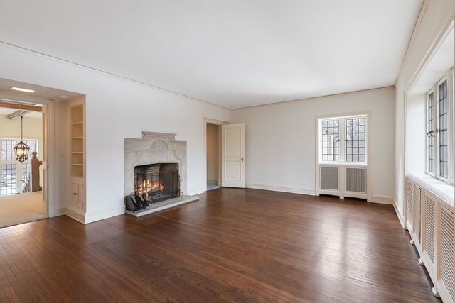 1650 Green Bay Road, Lake Bluff, IL 60044