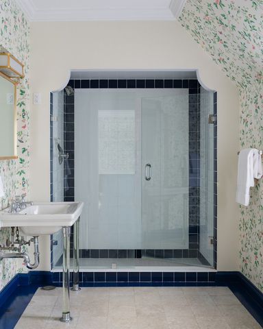 1650 Green Bay Road, Lake Bluff, IL 60044