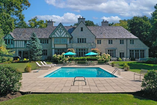 1650 Green Bay Road, Lake Bluff, IL 60044