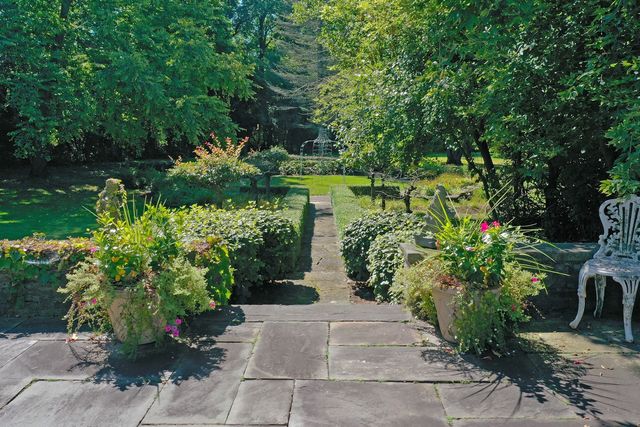 1650 Green Bay Road, Lake Bluff, IL 60044