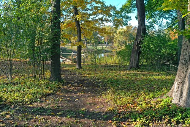 1650 Green Bay Road, Lake Bluff, IL 60044