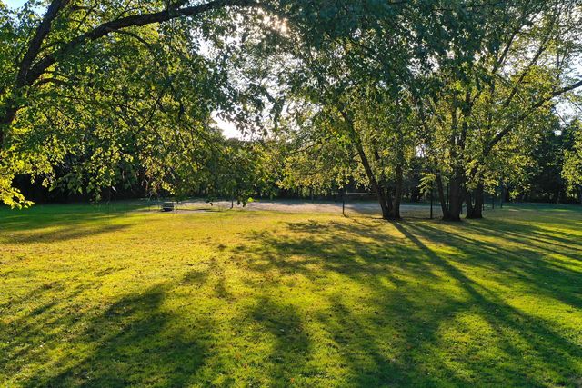 1650 Green Bay Road, Lake Bluff, IL 60044