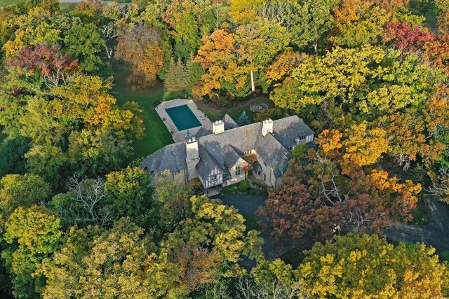 1650 Green Bay Road, Lake Bluff, IL 60044