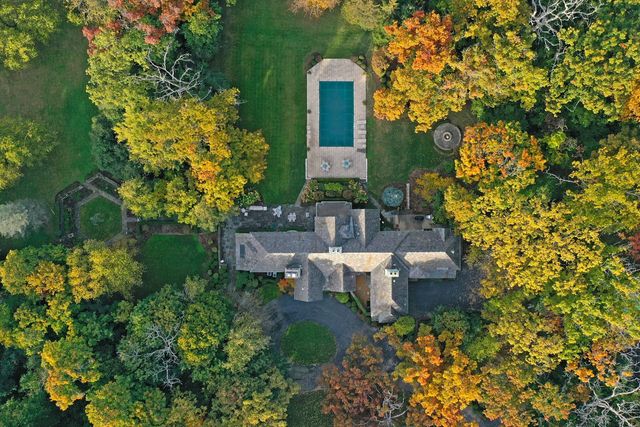 1650 Green Bay Road, Lake Bluff, IL 60044