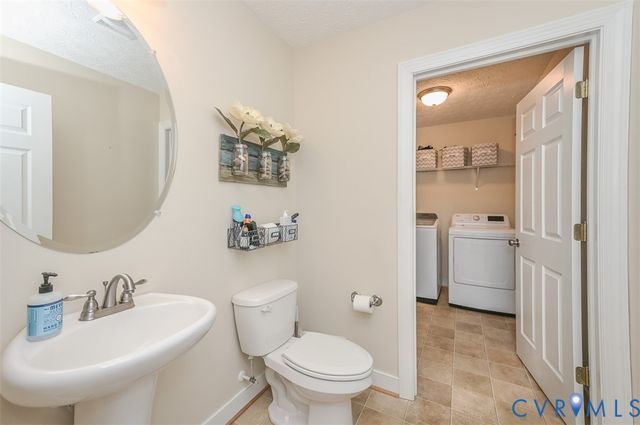 2487 Cattail Run Dr, Mechanicsville, VA 23111