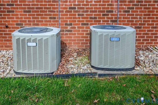 2487 Cattail Run Dr, Mechanicsville, VA 23111