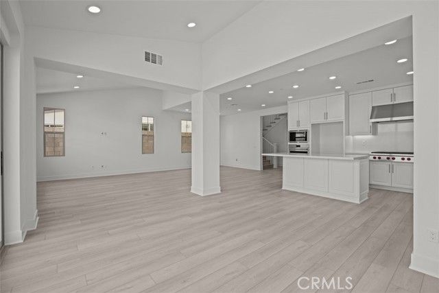 155 Somera, Irvine, CA 92602