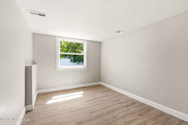 4 Silversmith Court, Barnegat, NJ 08005