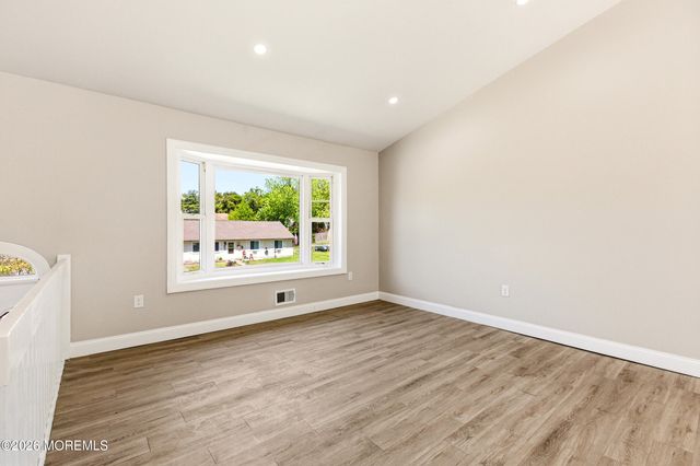 4 Silversmith Court, Barnegat, NJ 08005