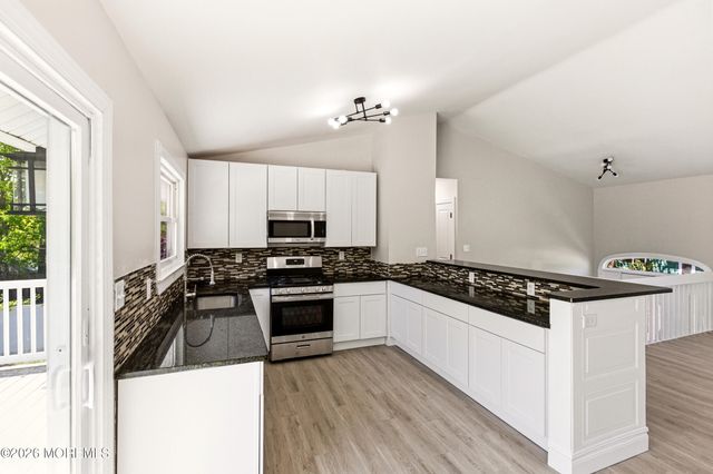 4 Silversmith Court, Barnegat, NJ 08005