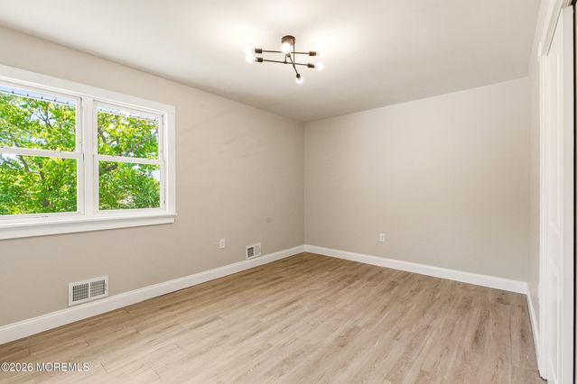 4 Silversmith Court, Barnegat, NJ 08005