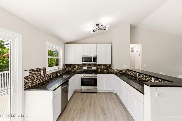 4 Silversmith Court, Barnegat, NJ 08005