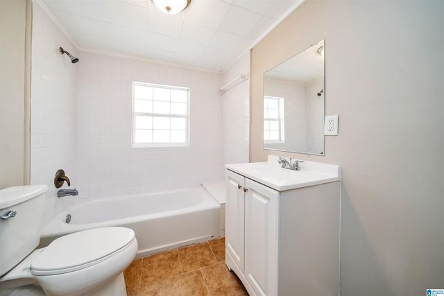 2011 HIGH SCHOOL ROAD, Hueytown, AL 35023