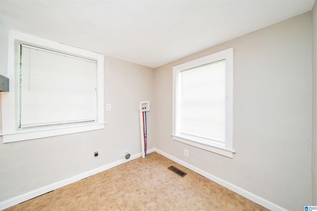 2011 HIGH SCHOOL ROAD, Hueytown, AL 35023