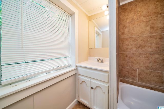 2011 HIGH SCHOOL ROAD, Hueytown, AL 35023
