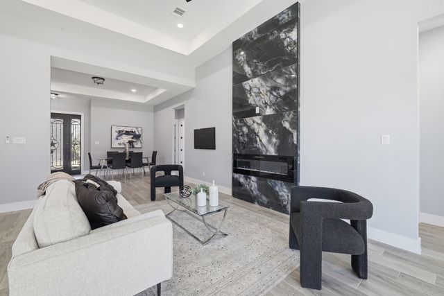 707 Ross Trail, Arlington, TX 76012