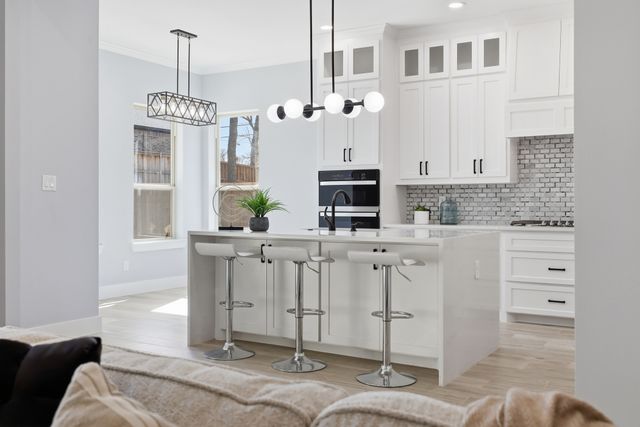 707 Ross Trail, Arlington, TX 76012