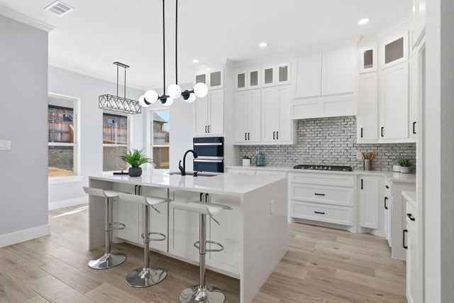 707 Ross Trail, Arlington, TX 76012