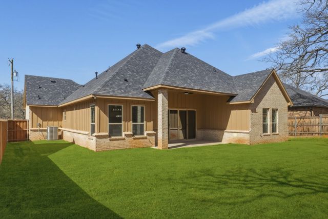 707 Ross Trail, Arlington, TX 76012