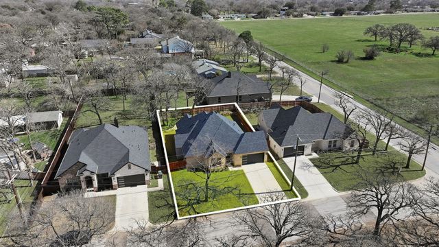 707 Ross Trail, Arlington, TX 76012