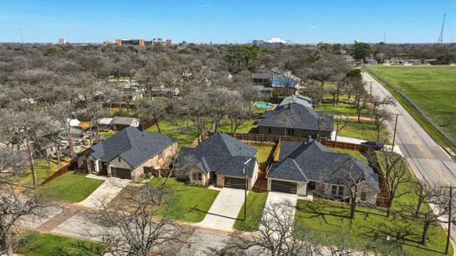 707 Ross Trail, Arlington, TX 76012